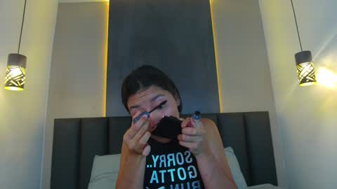 Snapshot of sarahevans__ chatting on 01/17/25, 12:21 Sarah Evans online show from 01/17/25, 12:21