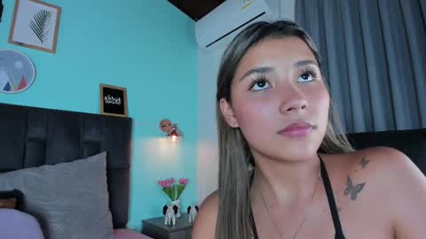 Snapshot of sarahevans__ chatting on 02/28/25, 11:45 Sarah Evans online show from 02/28/25, 11:45