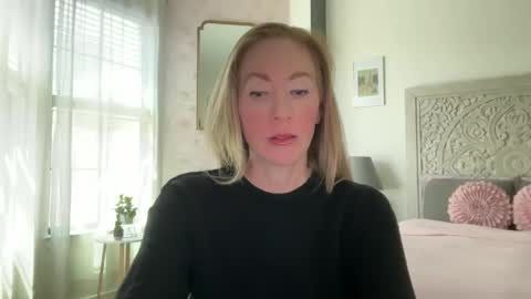 Snapshot of sarahgiroux86 chatting on 05/10/26, 06:46 Sarah online show from 05/10/26, 06:46