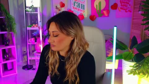 Divine Sarah NONUDE model online show from 04/02/26, 01:31