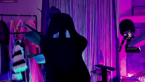 Divine Sarah NONUDE model online show from 04/22/26, 01:23