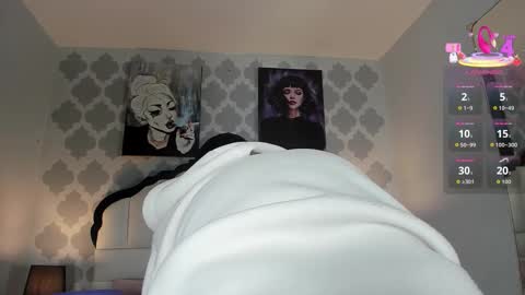 Snapshot of sarahmiler_ chatting on 11/03/25, 07:48 Sarah online show from 11/03/25, 07:48