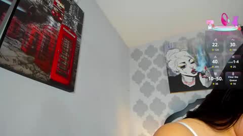 Snapshot of sarahmiler_ chatting on 11/04/25, 07:57 Sarah online show from 11/04/25, 07:57