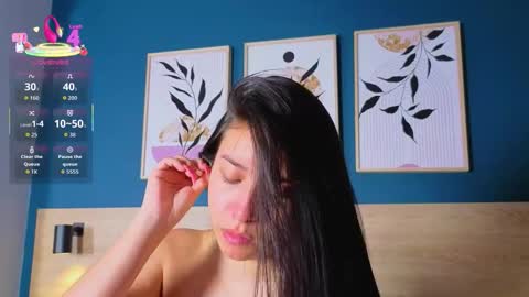 Snapshot of sarahmiler_ chatting on 11/13/25, 07:57 Sarah online show from 11/13/25, 07:57