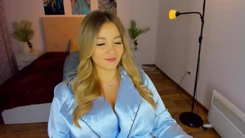 Sarah online show from 01/17/25, 12:10