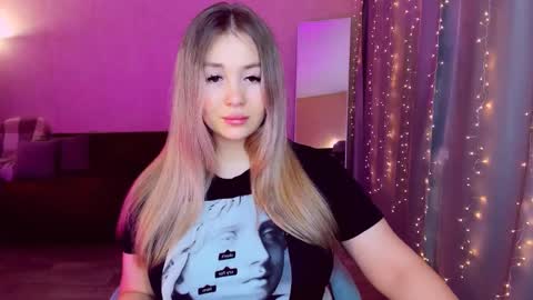 Sarah online show from 03/10/25, 06:12