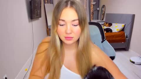 Sarah online show from 02/01/26, 02:37