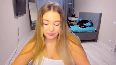 Sarah online show from 03/04/26, 02:45