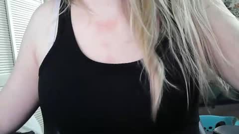 Snapshot of sarahmummy chatting on 02/24/26, 09:46 Sarah online show from 02/24/26, 09:46