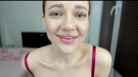 Snapshot of sarahphyllis chatting on 02/17/25, 06:59 sarahphyllis online show from 02/17/25, 06:59