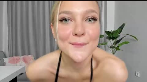 Snapshot of sarahphyllis chatting on 09/23/25, 07:39 sarahphyllis online show from 09/23/25, 07:39