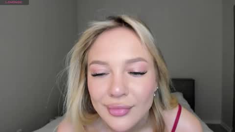 Snapshot of sarahphyllis chatting on 11/13/25, 09:03 sarahphyllis online show from 11/13/25, 09:03