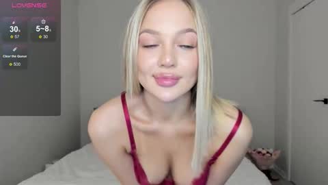 Snapshot of sarahphyllis chatting on 12/19/25, 09:00 sarahphyllis online show from 12/19/25, 09:00