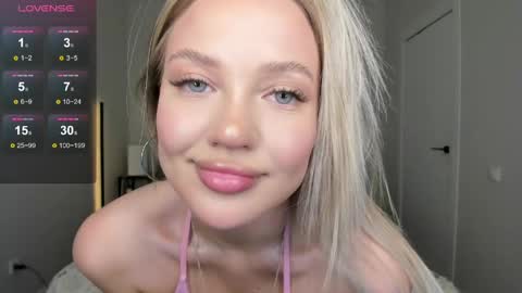 sarahphyllis online show from 04/15/26, 08:53