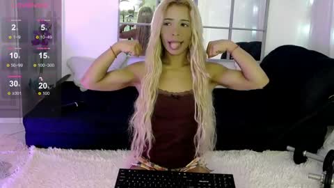 sarahraiynex online show from 05/23/26, 04:29