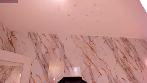 Snapshot of sarahrhodes_ chatting on 10/18/25, 11:44 Sarah Rhodes online show from 10/18/25, 11:44