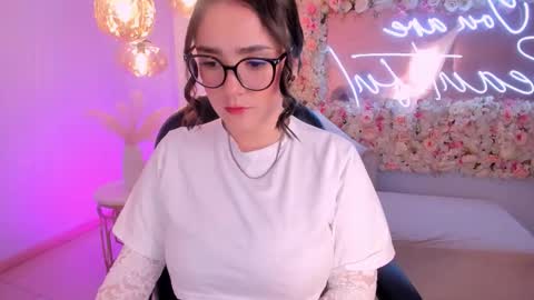 Snapshot of sarahrhodes_ chatting on 01/06/26, 11:58 Sarah Rhodes online show from 01/06/26, 11:58