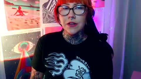 Sarah T online show from 10/04/25, 05:16