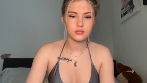 SarahxOliver online show from 01/18/26, 04:22