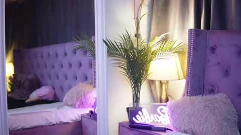  Sarai  online show from 05/19/26, 01:56