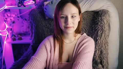 Snapshot of sarakaell chatting on 01/15/25, 03:22 Sara online show from 01/15/25, 03:22