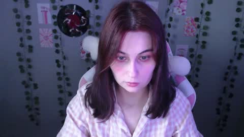 Snapshot of sarakinski chatting on 01/18/25, 02:23 Sara online show from 01/18/25, 02:23