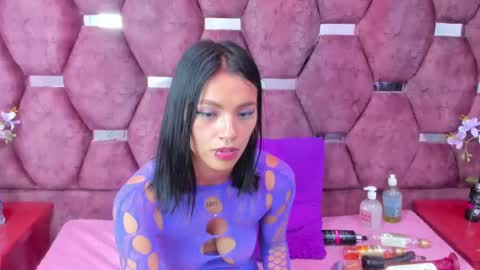 Snapshot of saraloveee_ chatting on 02/06/25, 05:57 Sarita  online show from 02/06/25, 05:57