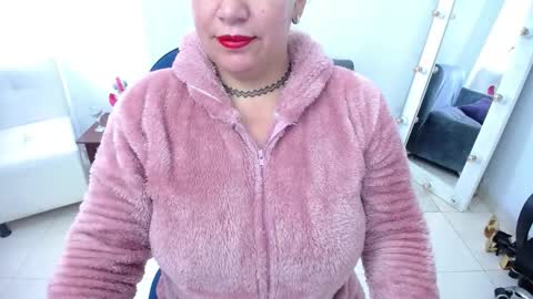 Snapshot of saralovens chatting on 09/13/25, 02:28 Saraloves online show from 09/13/25, 02:28