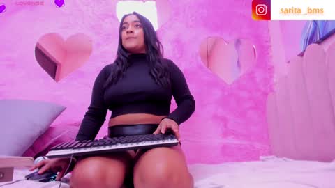 Snapshot of saramagiic chatting on 01/12/25, 03:03 online show from 01/12/25, 03:03