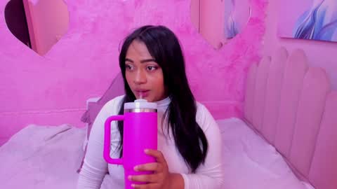 Snapshot of saramagiic chatting on 01/29/25, 11:51 online show from 01/29/25, 11:51