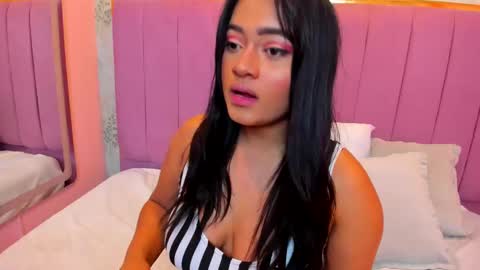 Snapshot of saramagiic chatting on 02/22/25, 02:52 online show from 02/22/25, 02:52