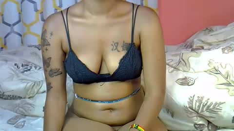 Sarah online show from 11/15/25, 03:37