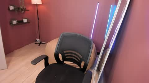 Snapshot of saranixxon_ chatting on 04/11/26, 07:45 saranixxon_ online show from 04/11/26, 07:45