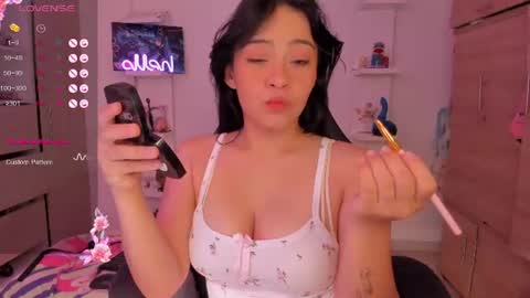 Snapshot of saraowens1 chatting on 08/04/26, 01:03 saraowens online show from 08/04/26, 01:03