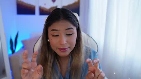 Snapshot of saraparisi_ chatting on 12/08/24, 08:36 Sara online show from 12/08/24, 08:36