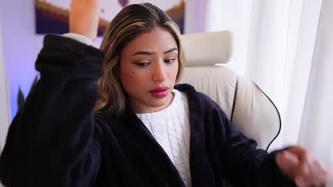 Snapshot of saraparisi_ chatting on 01/02/25, 08:35 Sara online show from 01/02/25, 08:35