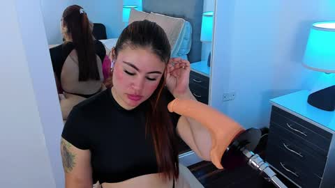 sararendon online show from 04/08/26, 03:34