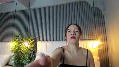 Sara   online show from 11/10/25, 10:53