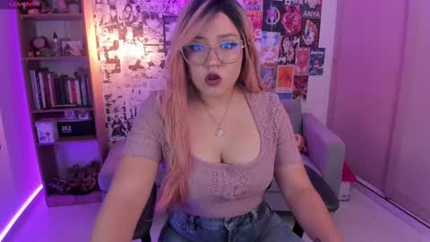 Sara Ruales online show from 02/24/25, 01:21