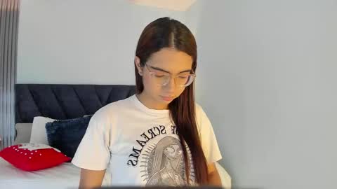 Sara online show from 11/08/25, 08:07