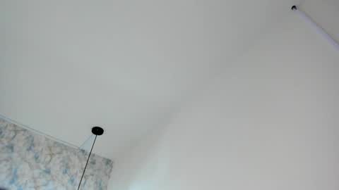 Snapshot of sarasaenz__ chatting on 02/23/25, 02:14 online show from 02/23/25, 02:14