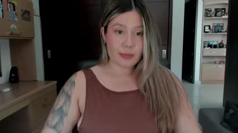 Sara  sarasmithfun by instagram online show from 02/12/25, 07:56