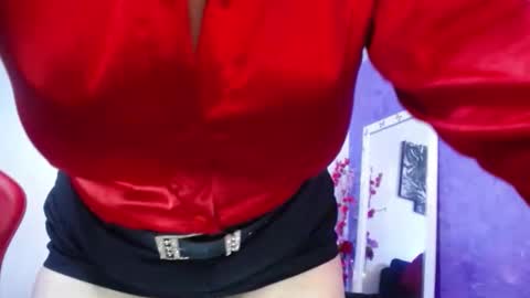 Snapshot of sarasmith2 chatting on 12/02/25, 04:24 sara online show from 12/02/25, 04:24