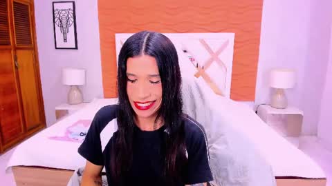 Snapshot of sarasofia44 chatting on 06/18/26, 08:46 Sara Sofia online show from 06/18/26, 08:46