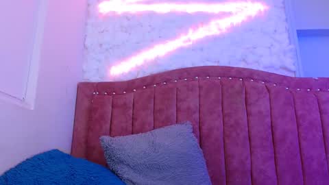 sarastonesx online show from 02/01/25, 12:18