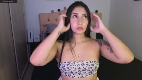 Snapshot of saratukkerr chatting on 01/27/25, 02:20 saratukkerr online show from 01/27/25, 02:20