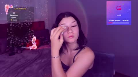 Snapshot of saravivid chatting on 07/23/26, 06:33 SaraVivid online show from 07/23/26, 06:33