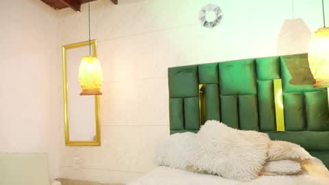 Sara W online show from 03/29/26, 08:25