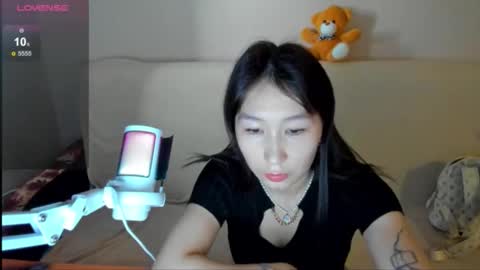 Snapshot of saraxray chatting on 10/30/25, 02:13 Sara online show from 10/30/25, 02:13