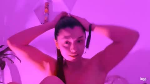 Snapshot of saray2312 chatting on 12/16/24, 10:45 Saray online show from 12/16/24, 10:45